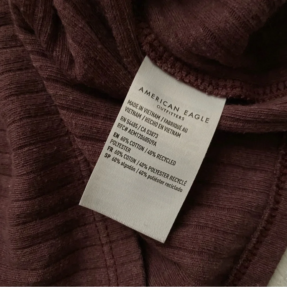 AEO Ribbed Button Down Crop Top - Picture 7 of 9